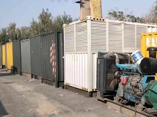 隆阳200KW柴油发电机机组每小时油耗是多少？